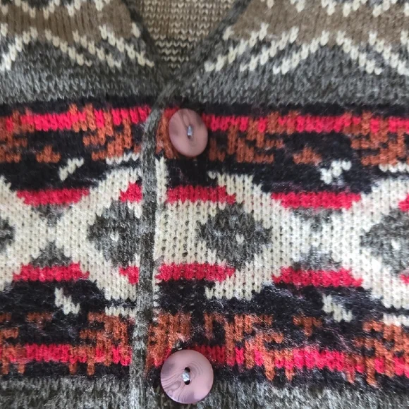 Geometric Knit Button-Up Vest - Picture 4 of 6